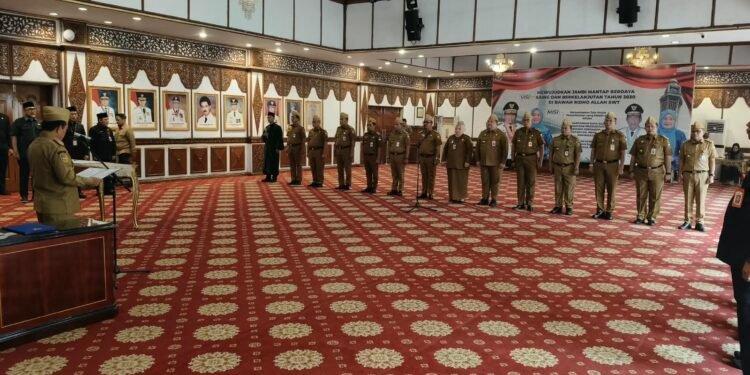 Resmi Dilantik, 13 Pejabat Utama Pemprov Jambi Diimbau Menunjukkan Kinerja Terbaiknya