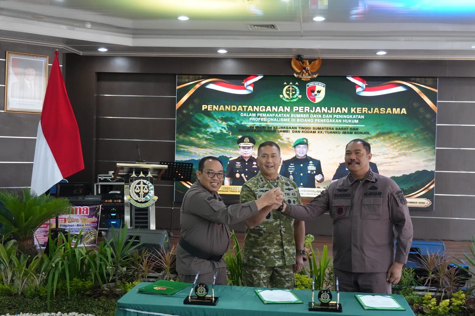 Kejati Jambi, Kejati Sumbar, dan Kodam XX/TIB Resmi Tanda Tangani PKS Perkuat Sinergi Penegakan Hukum